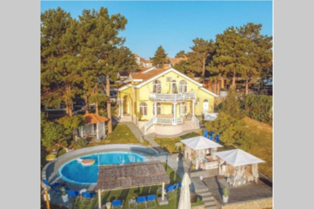 Villa Smestaj Dunav Novi Banovci Exterior foto